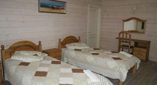 Гостиница Гостевой Дом Малина Листвянка Двухместный номер с 2 отдельными кроватями и балконом-1